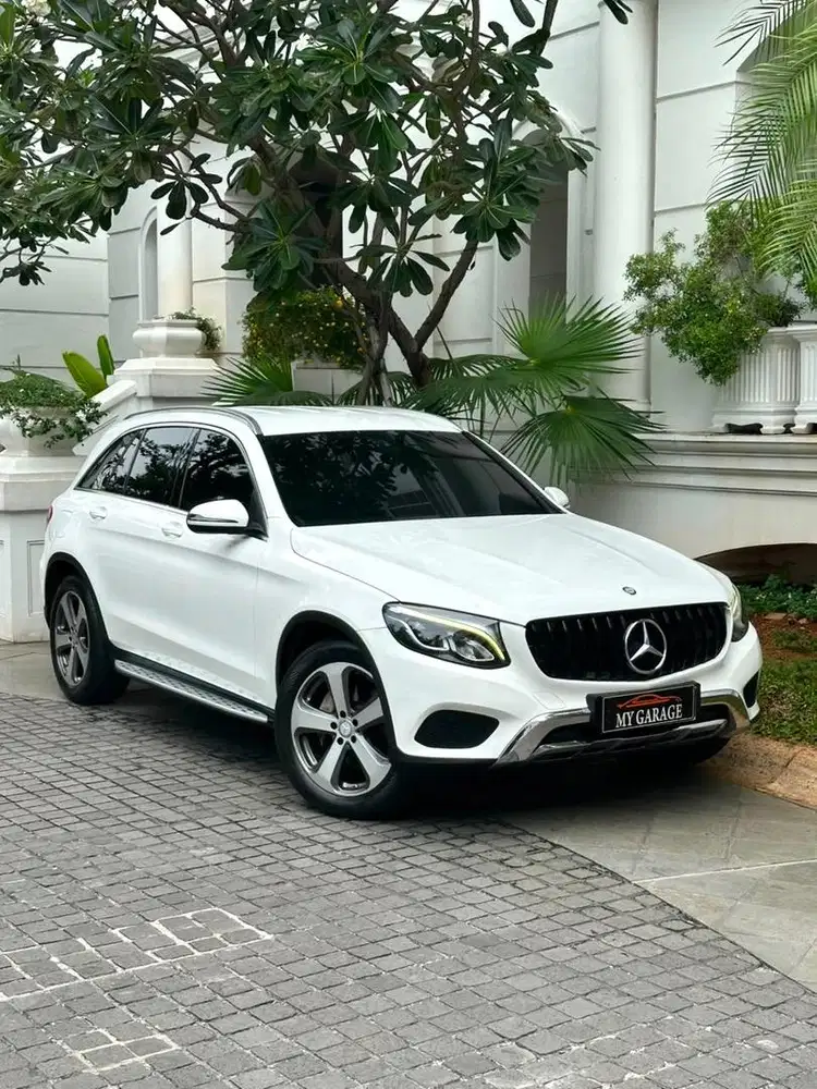 GLC 250 Exclusive 2017 Putih interior Hitam Full Original