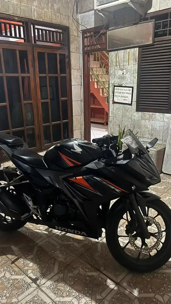 Honda CBR 150r 2019