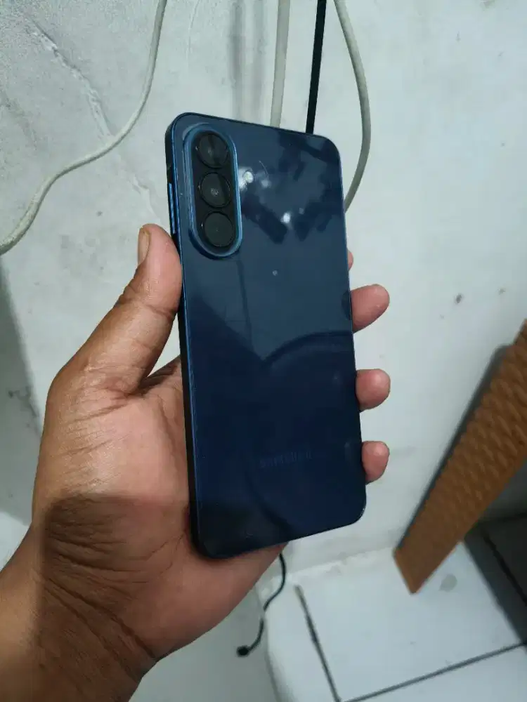 Samsung A57 12/256 like new mulus no minus
