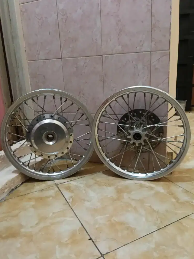 velg r14 jari polosan