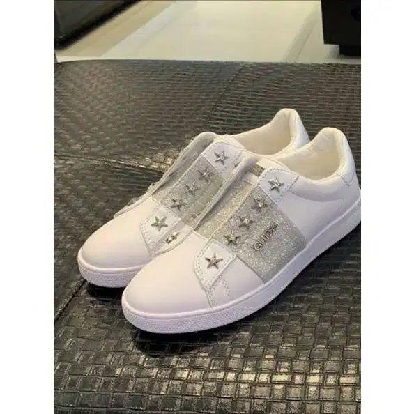 Jual sepatu Guess Original size 36 US (NEGOOO)