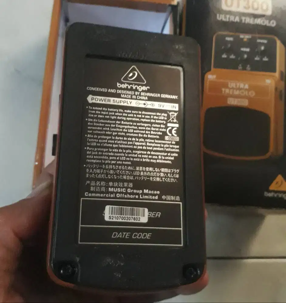 Efek Gitar Behringer ut300 tremolo