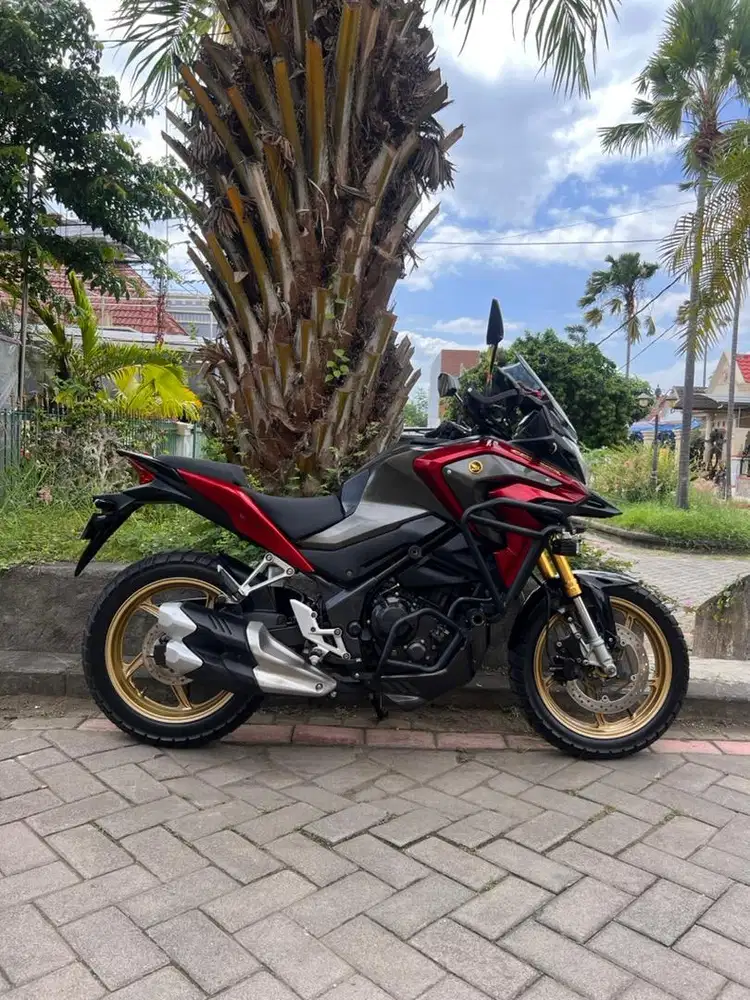 Motor Adventure CBR 250 CBX