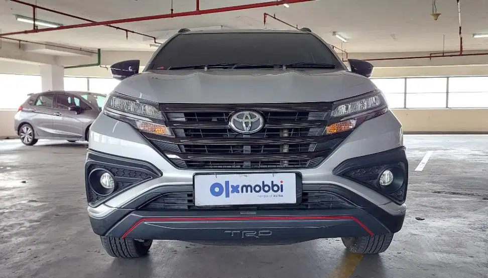 TDP 10 JT Toyota Rush 1.5 TRD Sportivo Bensin-AT Silver 2018