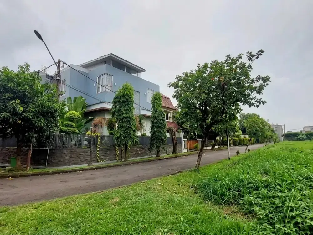 Dijual rumah mewah minimalis, hook, di Kemang Pratama, Bekasi