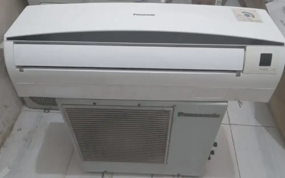 Jual ac Panasonic 1/2 pk  lowatt  320 watt irit kondisi 95% ori semu