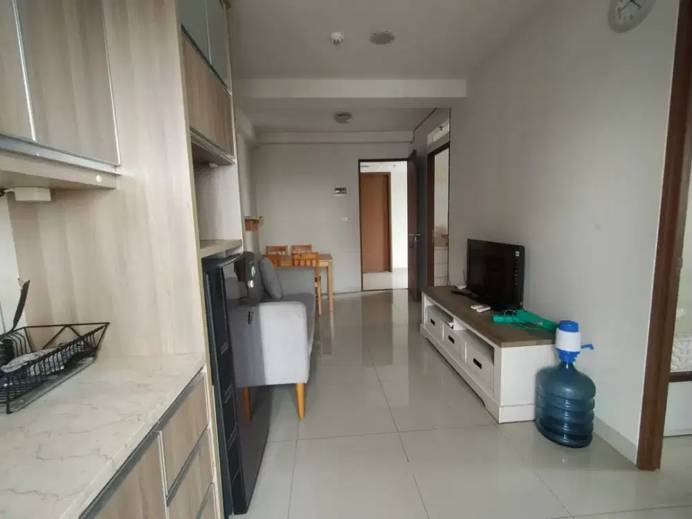 Dijual 2BR Oak Tower B Lantai 17 – View Kolam Renang, Full Furnish, AJB Ready, Siap KPA