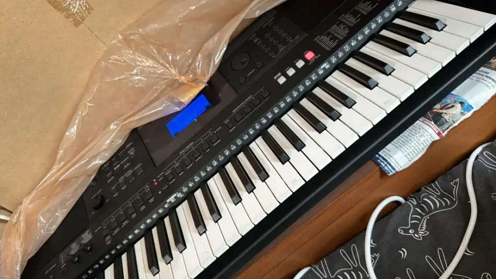 Keyboard Yamaha PSR E453 Like New