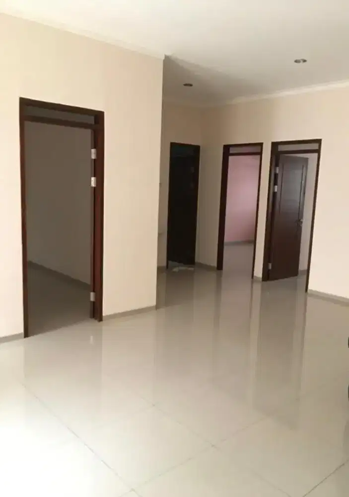 Disewakan rumah Taman holis Indah