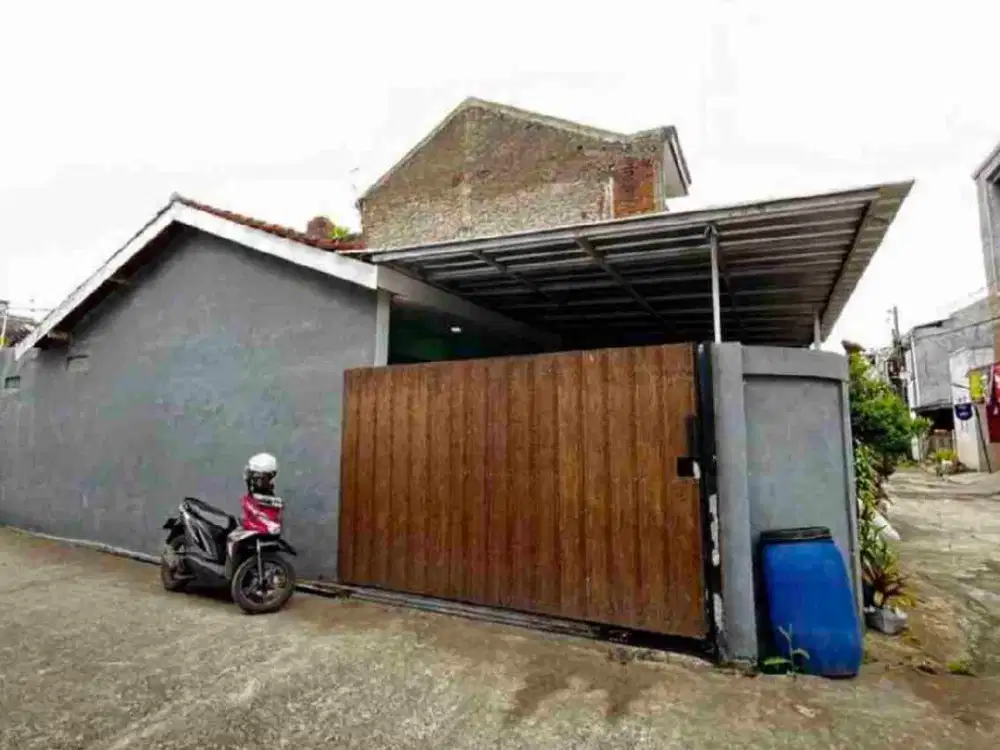 rumah strategis komplek permata biru dekat upi