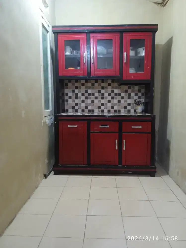 Lemari Piring model minimalis kondisi bagus