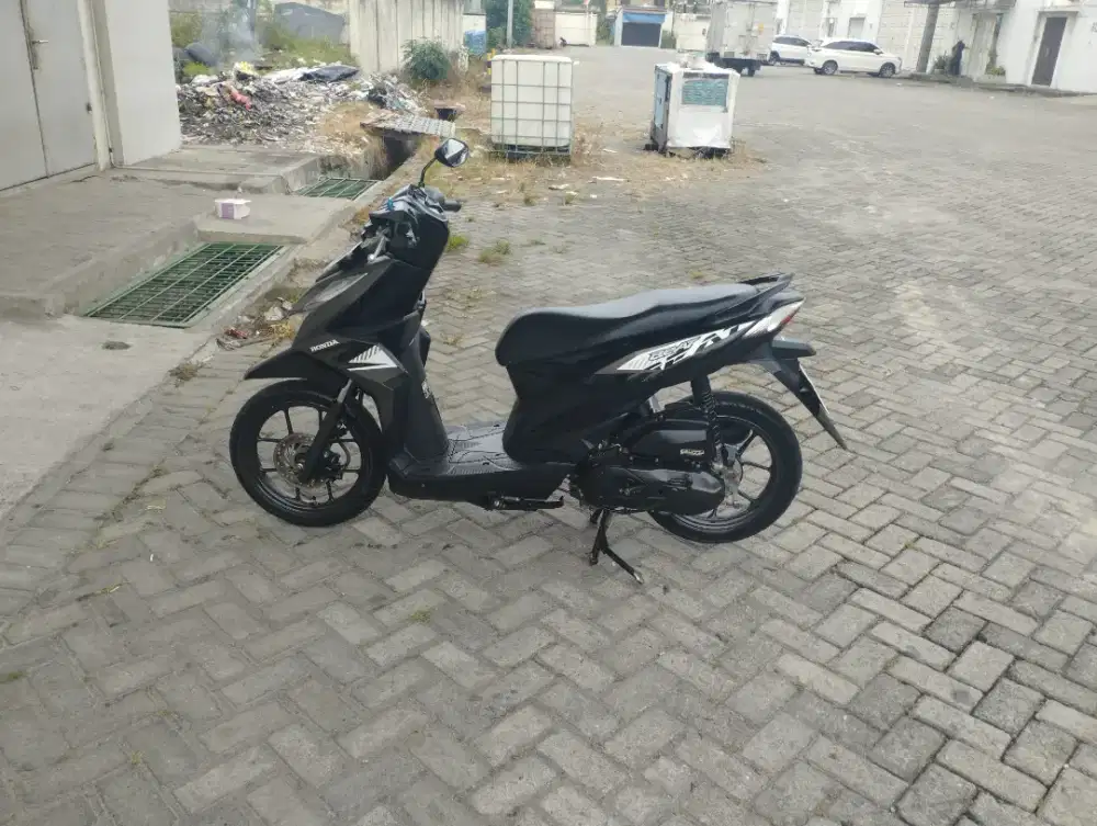 Beat CBS 2023 grey black