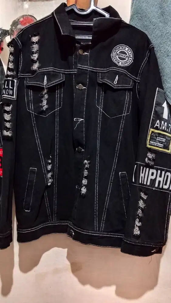 Jaket Jeans / Denim Hitam dengan Gaya Streetwear/Hiphop