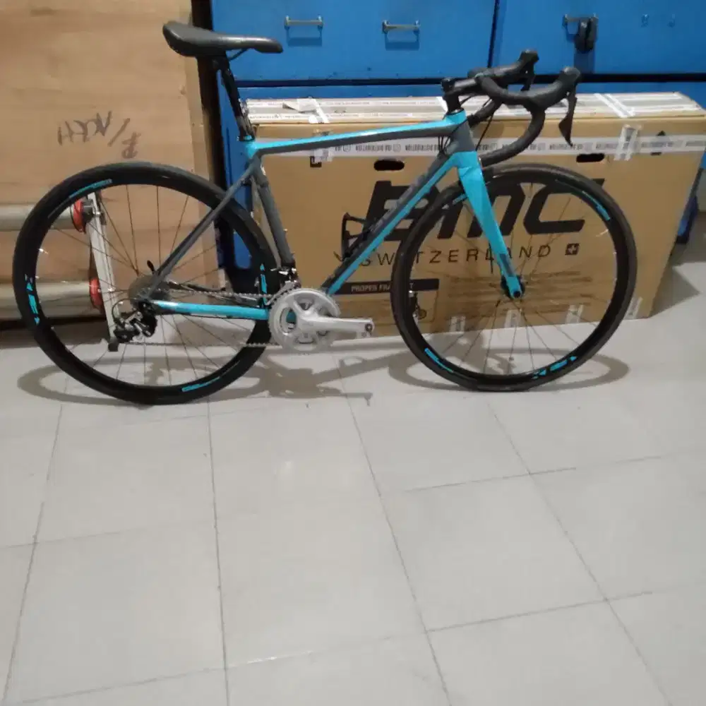 Di jual sepeda Polygon strattos s5 disc