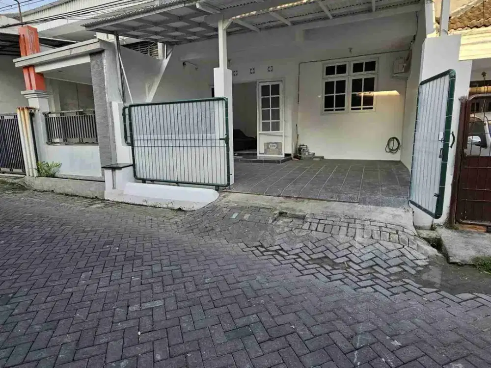 DIJUAL RUMAH PLOSO TIMUR BARU RENOVASI SIAP HUNI