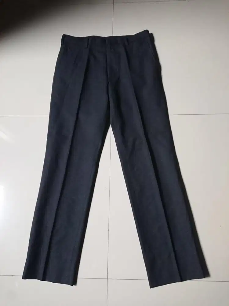 celana uniqlo hitam 33