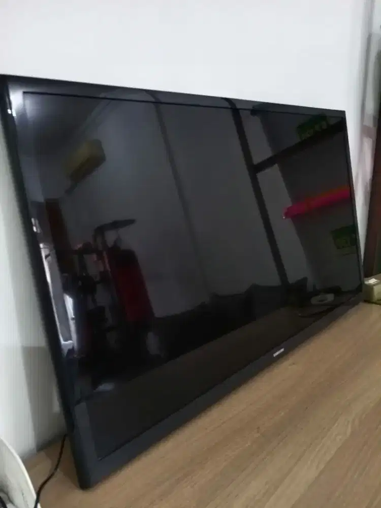 TV LED Samsung 32 Inch (UA32J4005AK) - Jual cepet aja