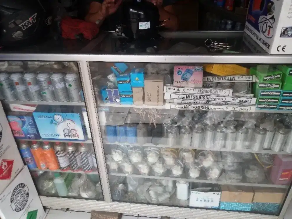 Dibutuhkan karyawati toko part AC