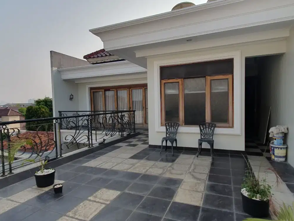 Dijual: Rumah mewah dan megah dengan kolam renang di Cempaka Putih Tengah