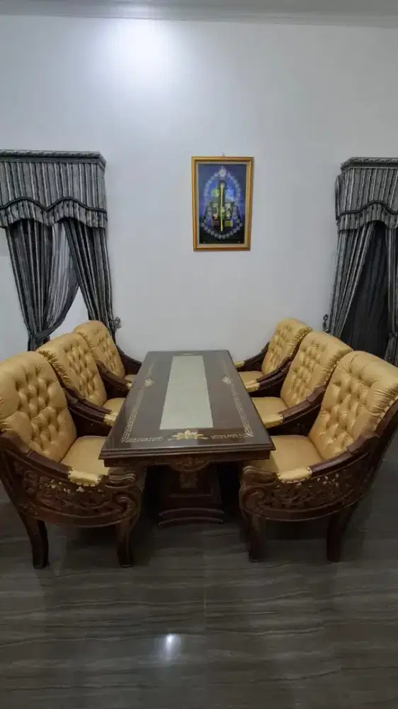 Set Kursi & Meja Makan