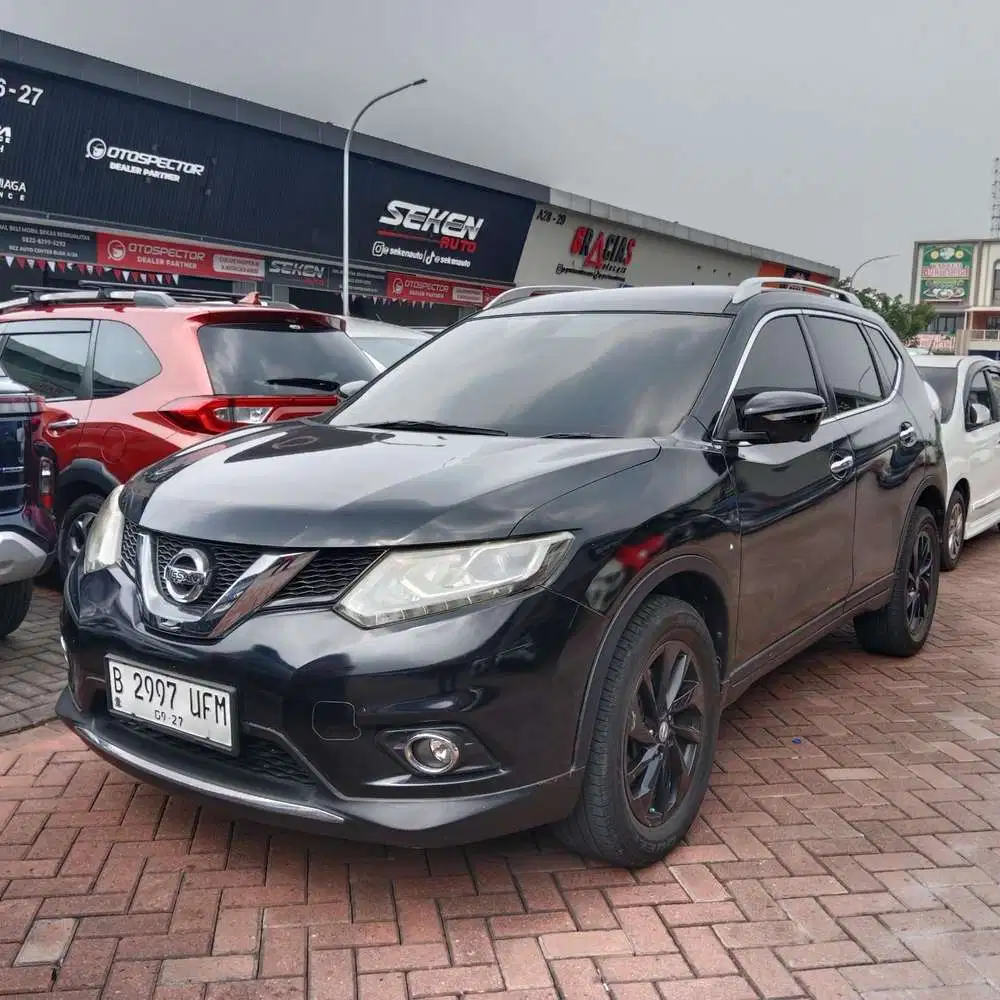 Nissan X-TRAIL 2.0 AT 2017 - HITAM
