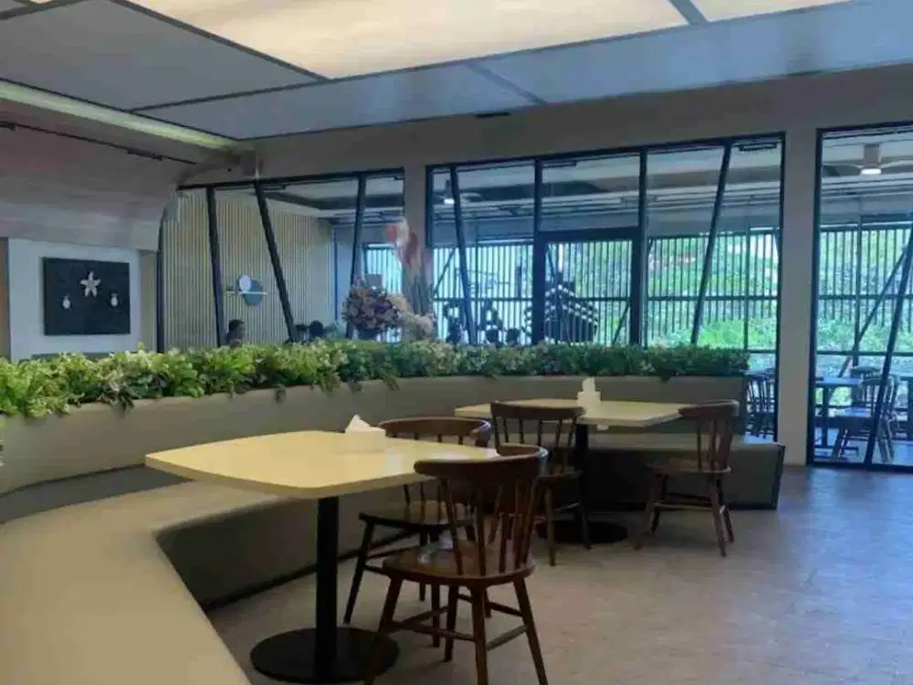 BAGUS SEMI FURNISH! DISEWAKAN BANGUNAN KOMERSIAL RAYA WIYUNG EX CAFE