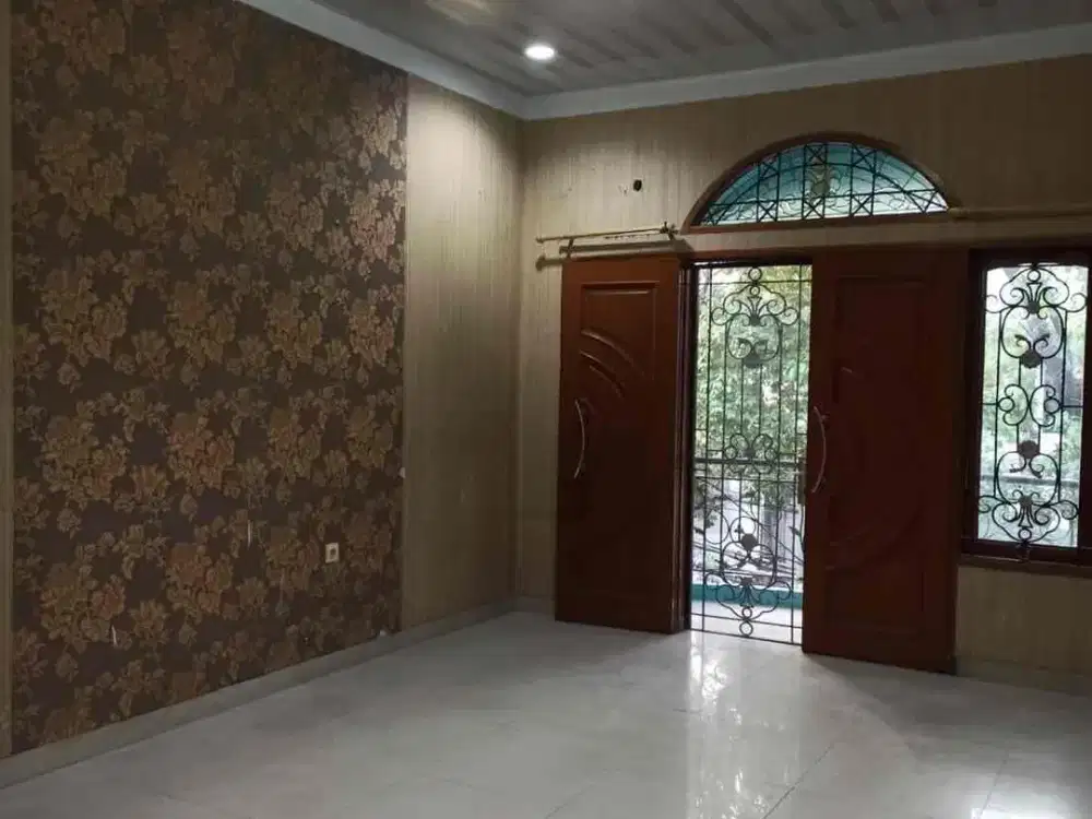 Disewakan Rumah 2,5 Lantai Sudah Renov Total di Tanjung Duren Barat Jakarta Barat