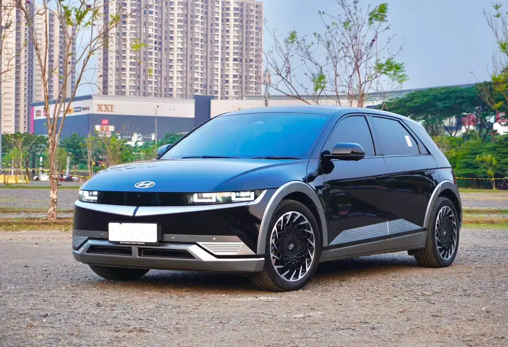 Hyundai Ioniq 5 EV Signature Long Range 2023 Hitam Electric