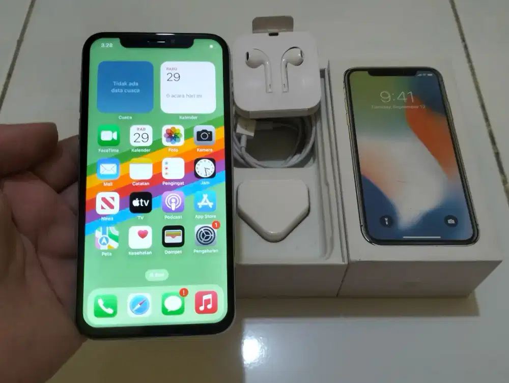 BU iPHONE X 64GB White 4G LTE Lengkap Mulus iCloud Kosong ALL Operator