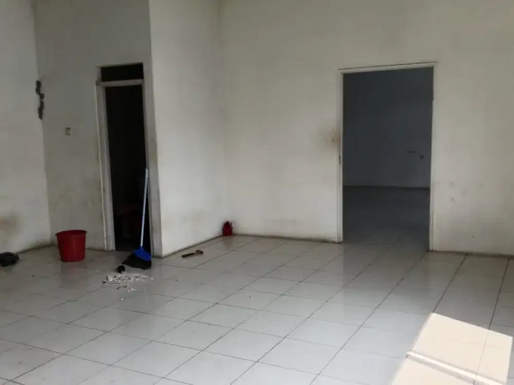 Disewakan gudang di pergudangan 100 jln raya salembaran siap pakai