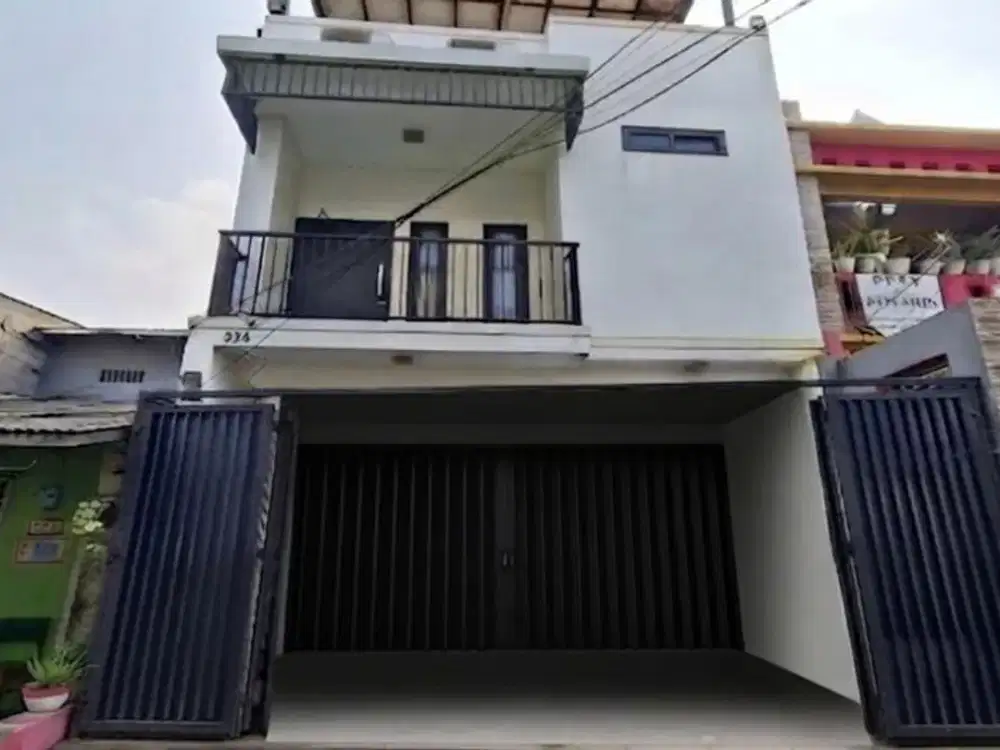 Rumah 3 Lantai + Rooftop di Pasar Rebo - Hunian & Investasi dalam 1 Property