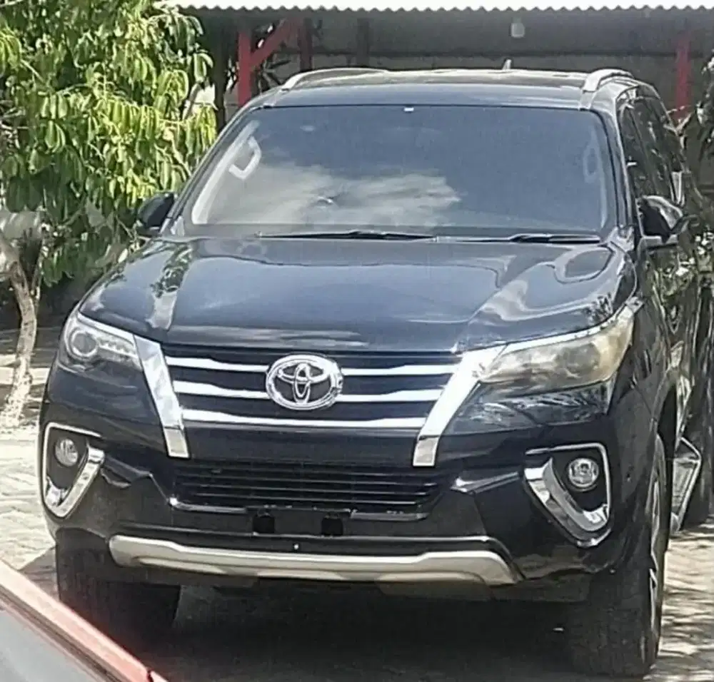 Toyota Fortuner srz bensin matic