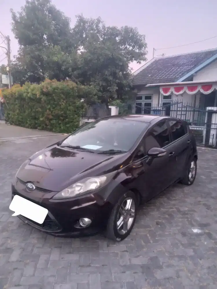 Dijual Ford Fiesta 1.6 Sport 2012 akhir Matic low km