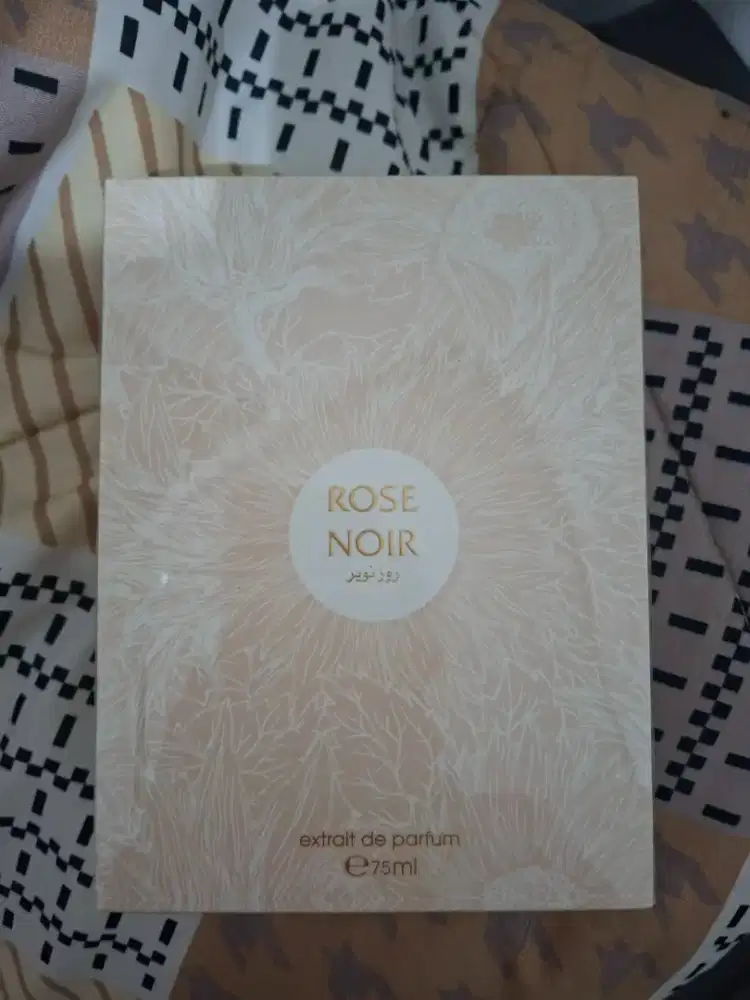 Parfum rose noir