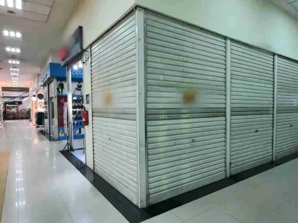 2 stand jejer di town square malang (matos)