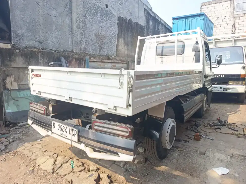 Isuzu engkel box nhr 2015 PowerStering