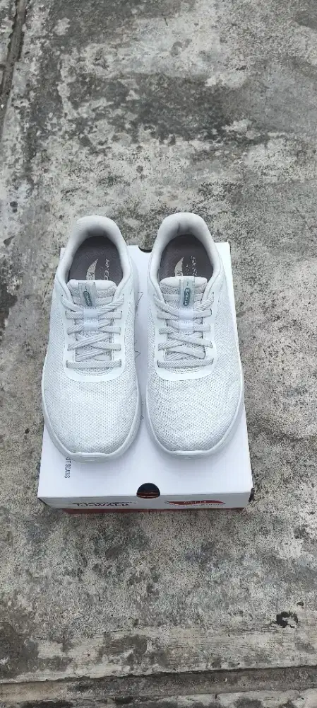 Skechers ori ukuran 40