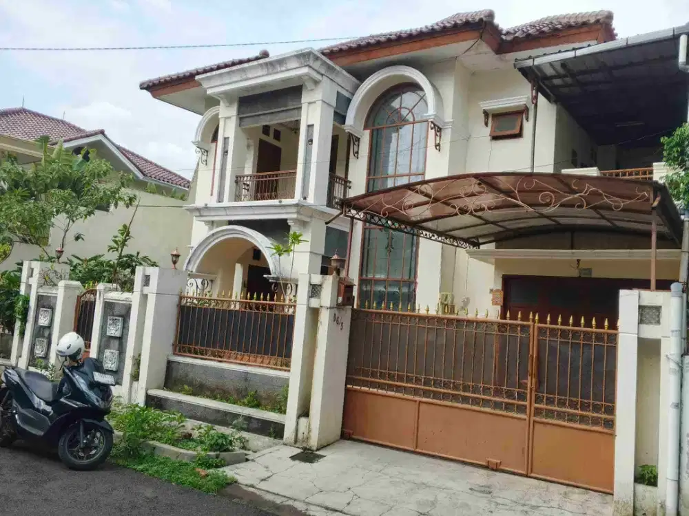 RUMAH MEWAH DI KOMPLEK DKI PONDOK KELAPA