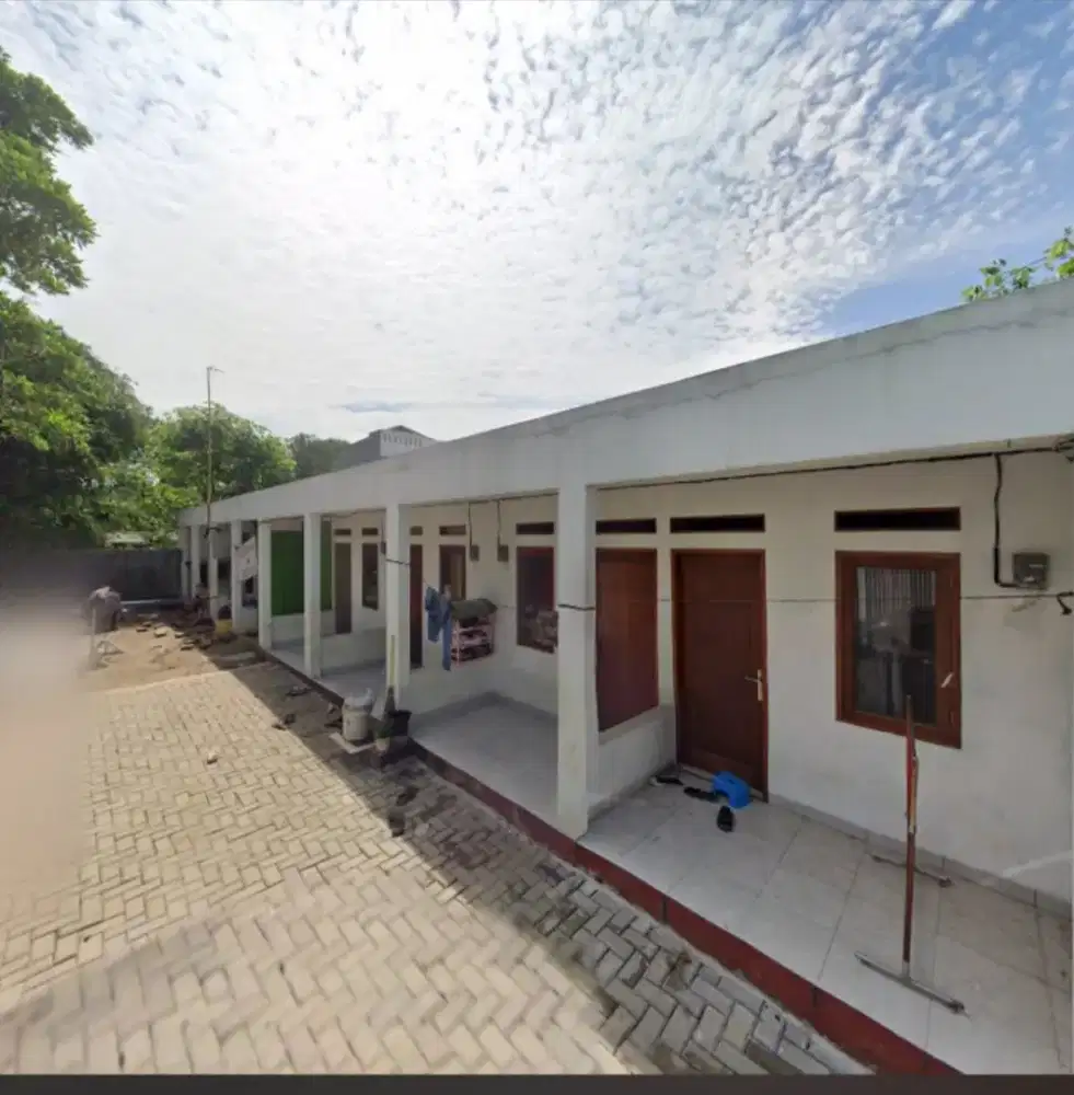 Dijual rumah kontrakan 7 pintu dan 1 gudang motor