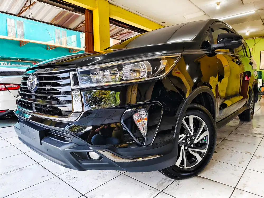 LOW KM TOYOTA INNOVA 2.4 G DIESEL AT 2021 MATIC SOLAR UP VENTURER 2022