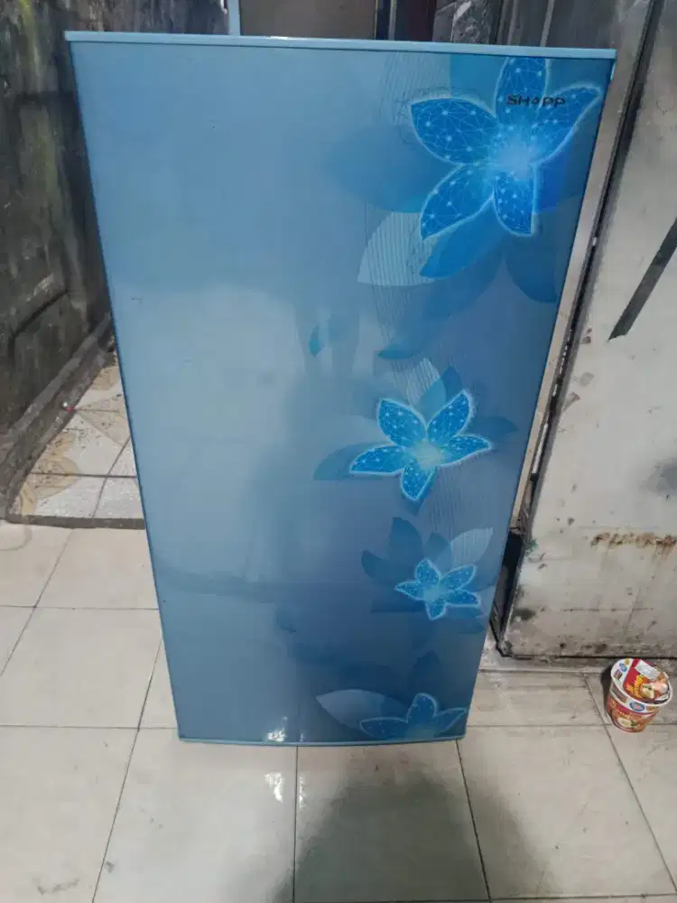 Kulkas 1 pintu merek Sharp