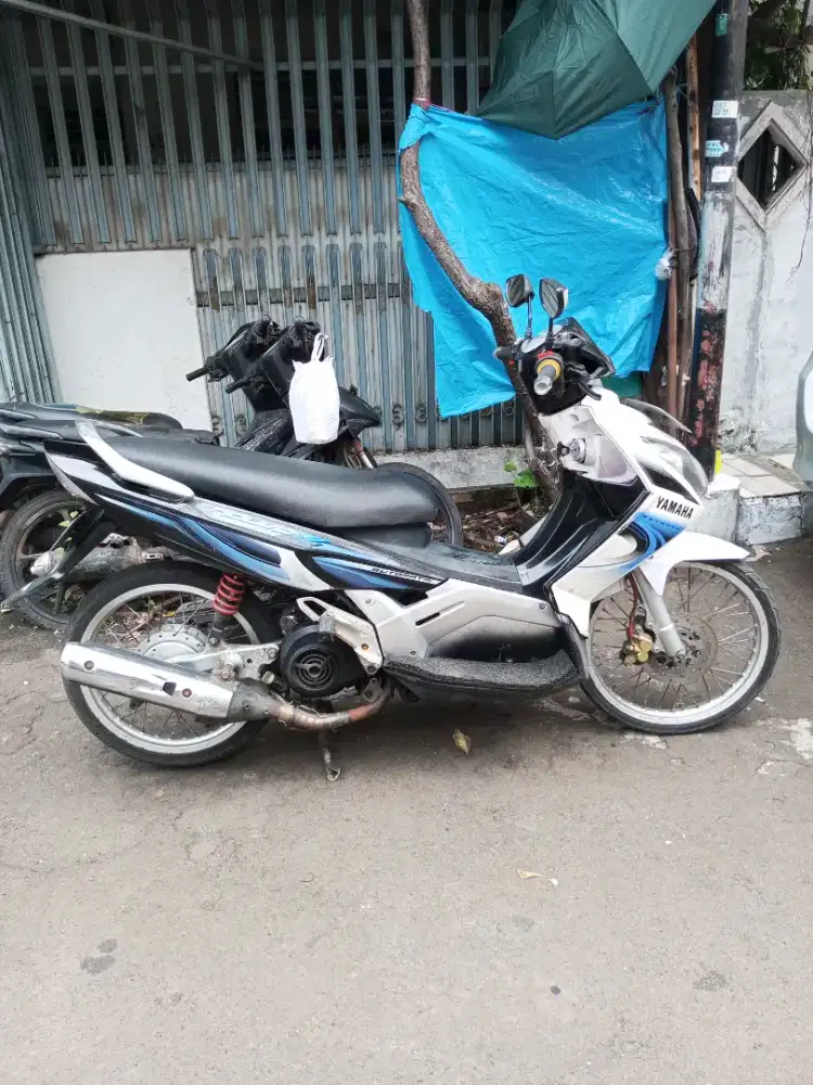 Yanaha Nuovo z 2005