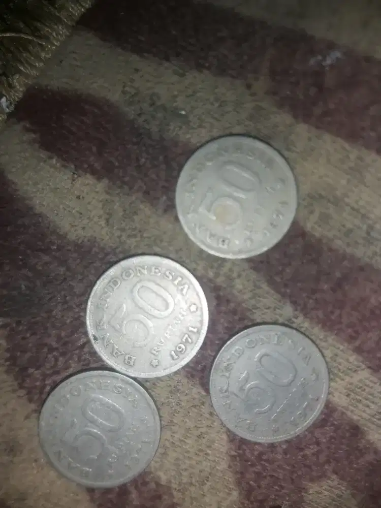 Uang koin 50 rupiah