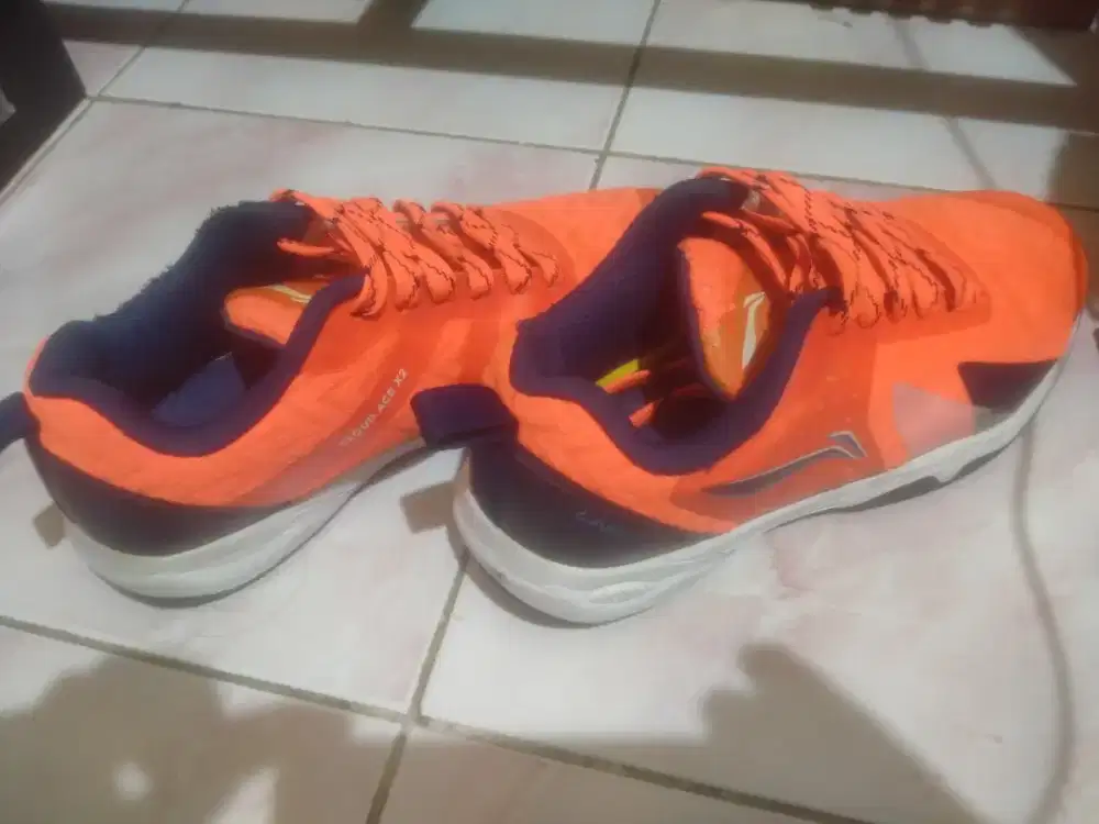 Sepatu badminton lining loud ace x2