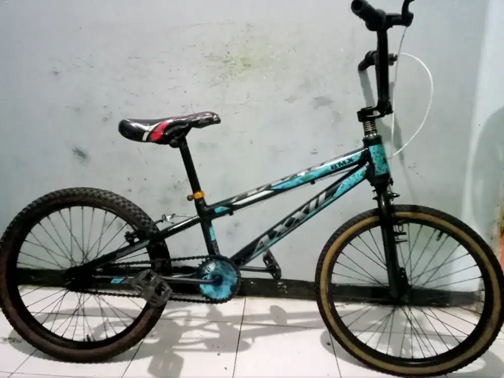 Dijual sepeda BMX merk AXXIL ring 20 kondisi masih bagus Keker normal