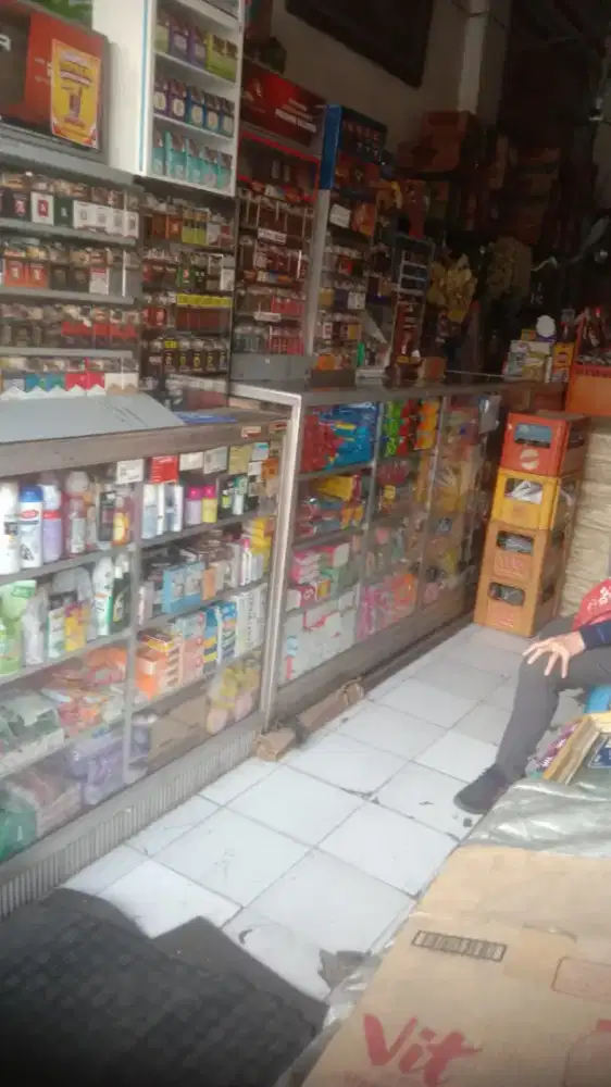 ** DI BUTUHKAN PEGAWAI JAGA TOKO SEMBAKO  **