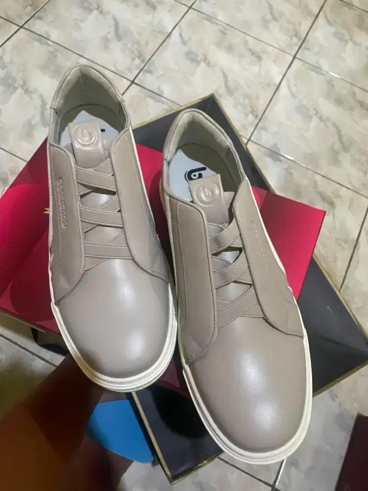Sepatu cocoroco