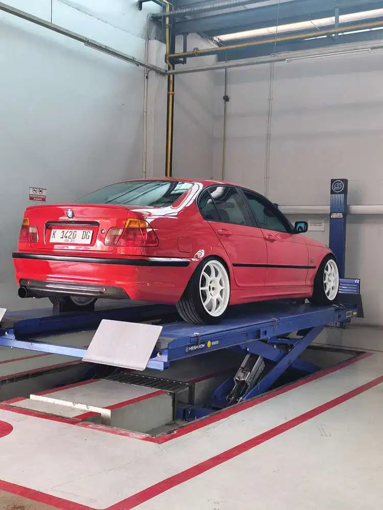 BMW 318i 2000 Bensin
