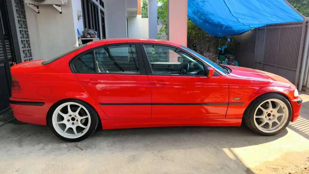 BMW 318i 2000 Bensin