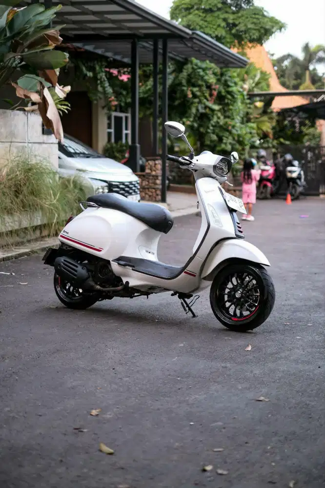 VESPA SPRINT 150 CARBON LIMITED 2019